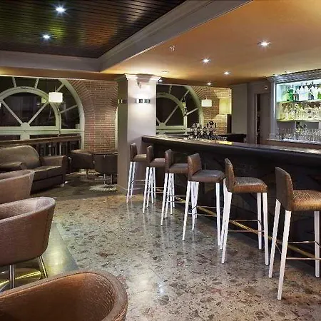 Готель Plaza Capitole 4*